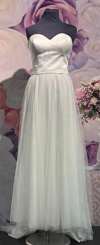 Brudklänning Bianco Evento topp & kjol  second hand / återbruk