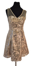 Ladda upp bild till gallerivisning, REA Kort klänning Venitti guld