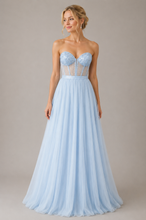 Ladda upp bild till gallerivisning, Aftonklänning / Balklänning  Venitti Chiara baby blue