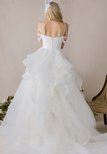Ladda upp bild till gallerivisning, Brudklänning MoriLee 1010027
