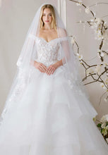 Ladda upp bild till gallerivisning, Brudklänning MoriLee 1050023