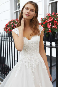 Brudklänning Adore  11125 ( ej onlineköp )