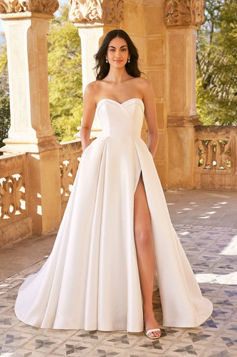 Brudklänning Sweetheart Gowns 20019 ( ej onlineköp )