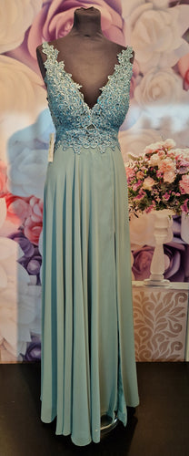 Aftonklänning / Balklänning  Venitti Dorit med slitz 99075/ 99180 dusty sage