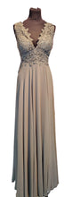 Ladda upp bild till gallerivisning, Aftonklänning / Balklänning  Venitti  903050 silver