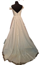 Ladda upp bild till gallerivisning, REA Brudklänning LQ 220237-2
