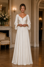 Ladda upp bild till gallerivisning, REA Brudklänning PartyLine  H1015 ivory