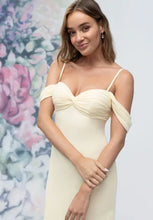 Ladda upp bild till gallerivisning, Aftonklänning / Balklänning MoriLee 3030000 buttercup