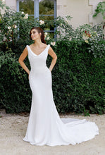 Ladda upp bild till gallerivisning, Brudklänning Sincerity 44508 ( ej onlineköp )