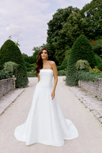 Ladda upp bild till gallerivisning, Brudklänning Sincerity 44511 ( ej onlineköp )