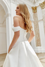 Ladda upp bild till gallerivisning, Brudklänning Sincerity 44536 ( ej onlineköp )