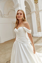 Ladda upp bild till gallerivisning, Brudklänning Sincerity 44536 ( ej onlineköp )