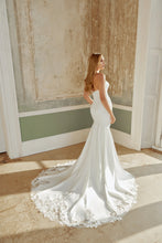 Ladda upp bild till gallerivisning, Brudklänning Sincerity 44537 ( ej onlineköp )