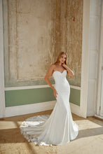 Ladda upp bild till gallerivisning, Brudklänning Sincerity 44537 ( ej onlineköp )