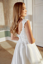 Ladda upp bild till gallerivisning, Brudklänning Sincerity 44547 ( ej onlineköp )