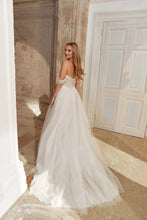 Ladda upp bild till gallerivisning, Brudklänning Sincerity 44564  XLND ( ej onlineköp )