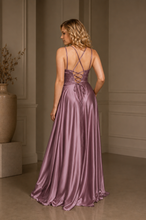 Ladda upp bild till gallerivisning, Aftonklänning / Balklänning PartyLine 45102 mauve