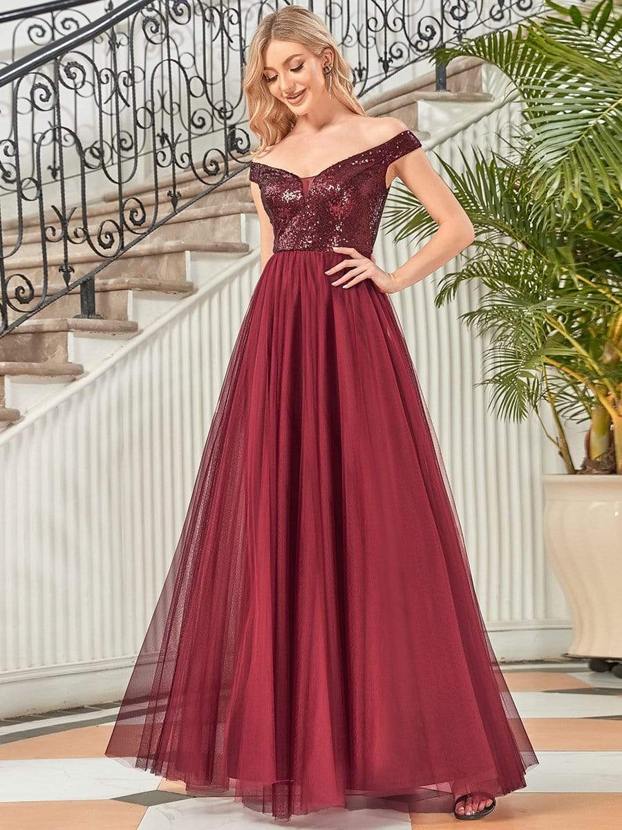 Lång klänning med off shoulder burgundy