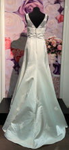 Ladda upp bild till gallerivisning, REA Brudklänning LouLou Bride LB27