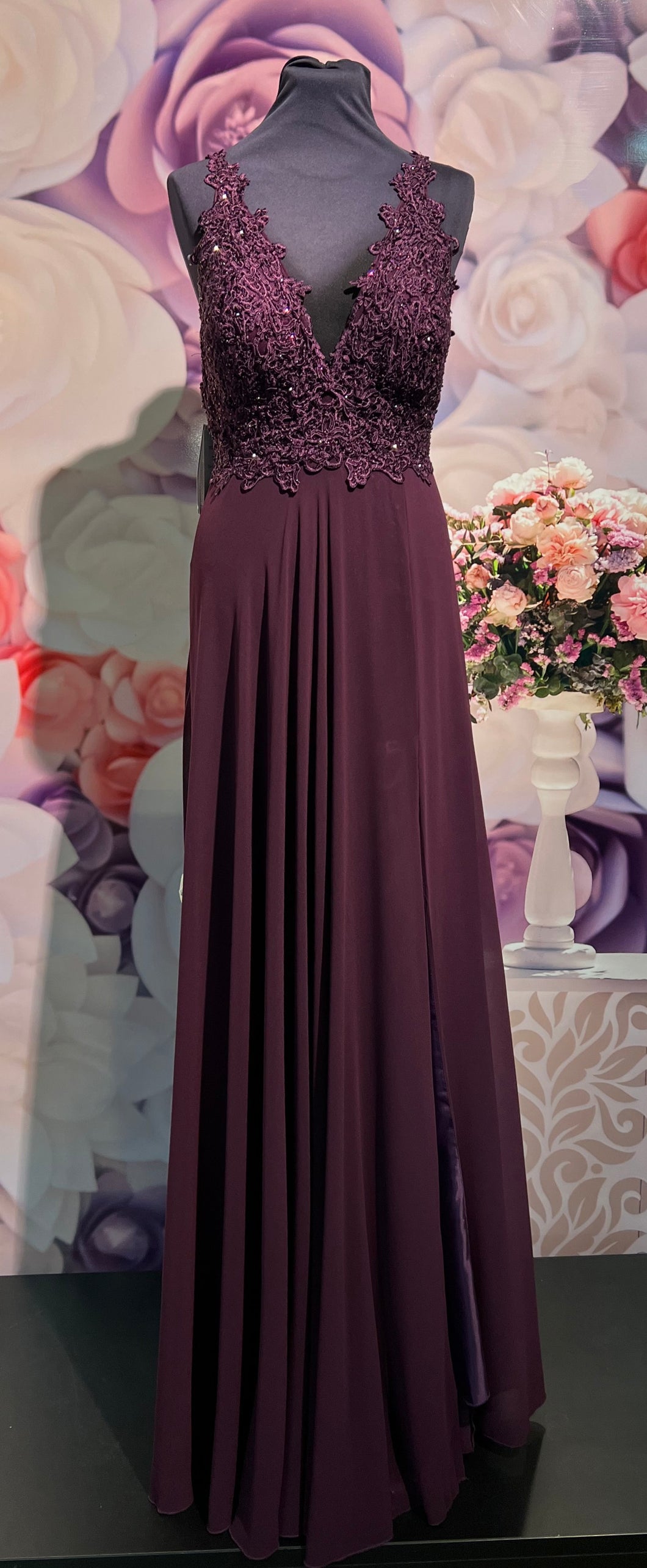 Aftonklänning / Balklänning  Venitti Dorit med slitz 99075/ 99180  dark purple
