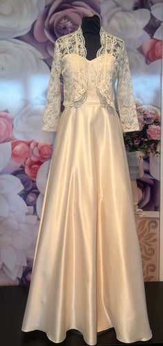 Aftonklänning / Balklänning Fiesta 45403 med bolero