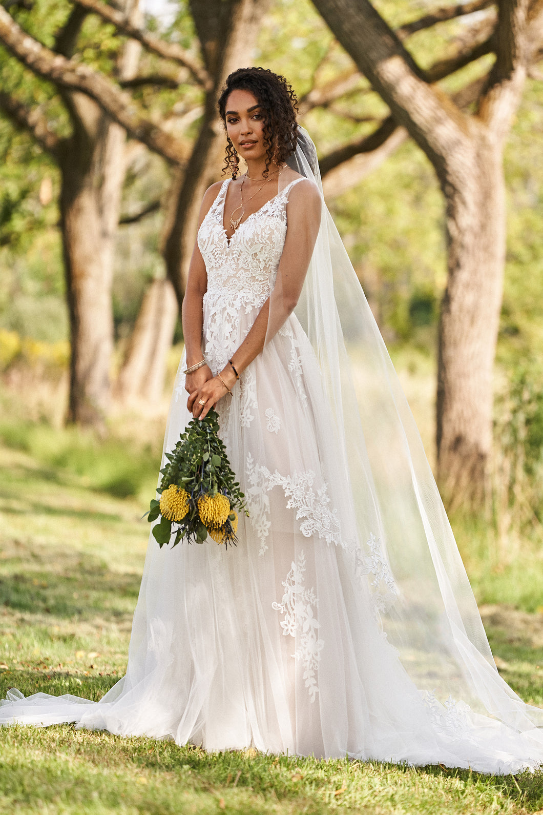 Brudklänning Lillian West 66235 (ej onlineköp)