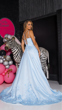 Ladda upp bild till gallerivisning, Balklänning / Aftonklänning TNP 238 baby blue
