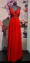 Ladda upp bild till gallerivisning, Aftonklänning / Balklänning  Venitti Dorit med slitz  99075/99080 red
