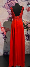 Ladda upp bild till gallerivisning, Aftonklänning / Balklänning  Venitti Dorit med slitz  99075/99080 red