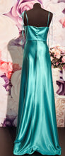 Ladda upp bild till gallerivisning, Lång klänning med slitz från PartyLine 99811 green
