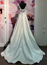 Ladda upp bild till gallerivisning, Brudklänning Ladybird 420071 second hand / återbruk