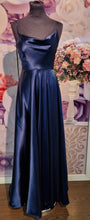 Ladda upp bild till gallerivisning, Aftonklänning / Balklänning  PartyLine 94018 navy