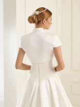 Ladda upp bild till gallerivisning, Bolero i satin E17